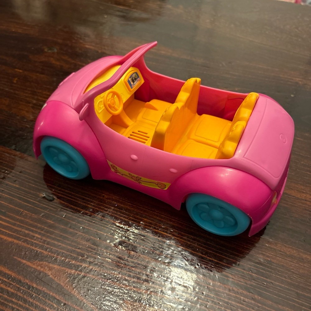 Dora the explorer car